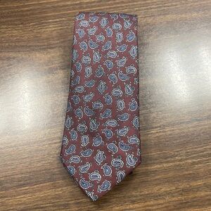 100% Italian silk tie